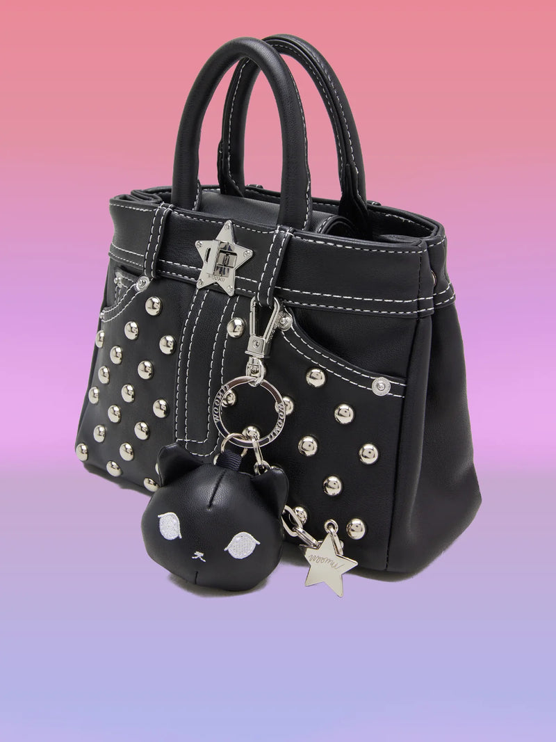 BEV BLACK STUDS