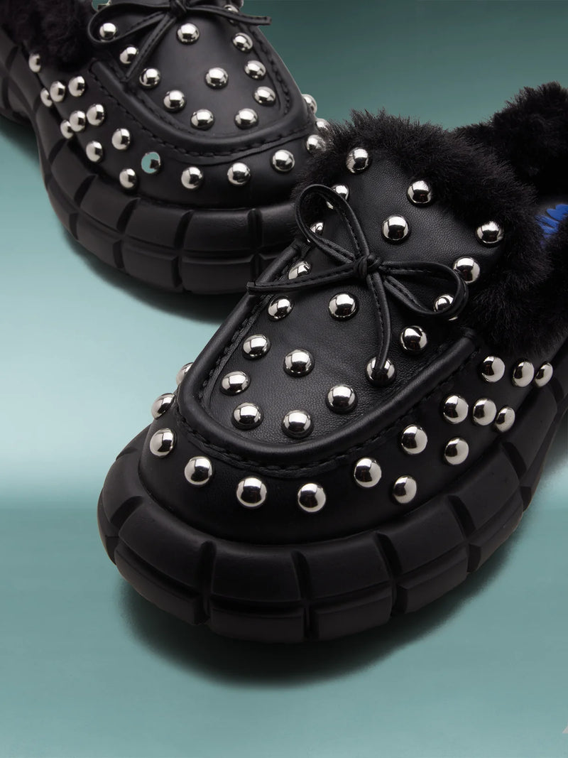 LUCIA BLACK STUD