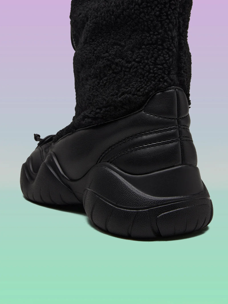 AMBER BLACK SHERPA