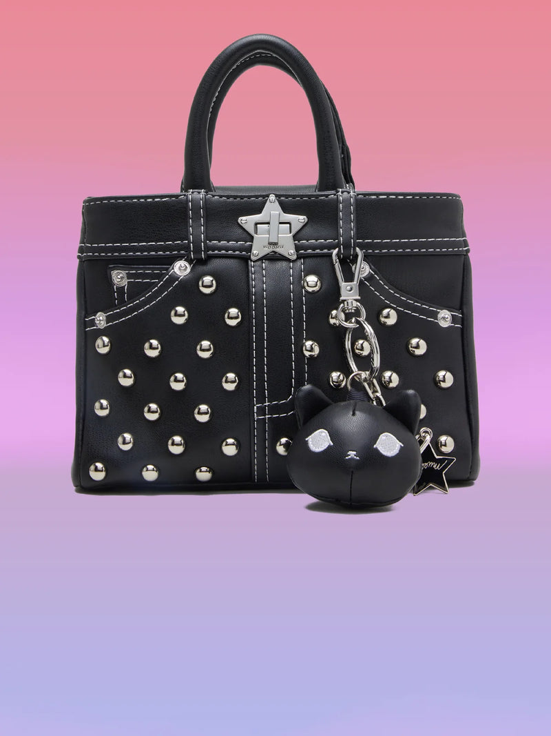 BEV BLACK STUDS